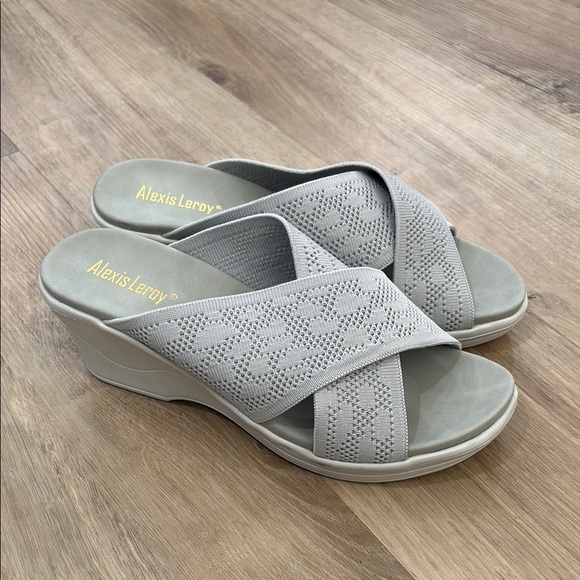 NEW Women’s Alexis Leroy Wedge Slide Sandals - Picture 1 of 5